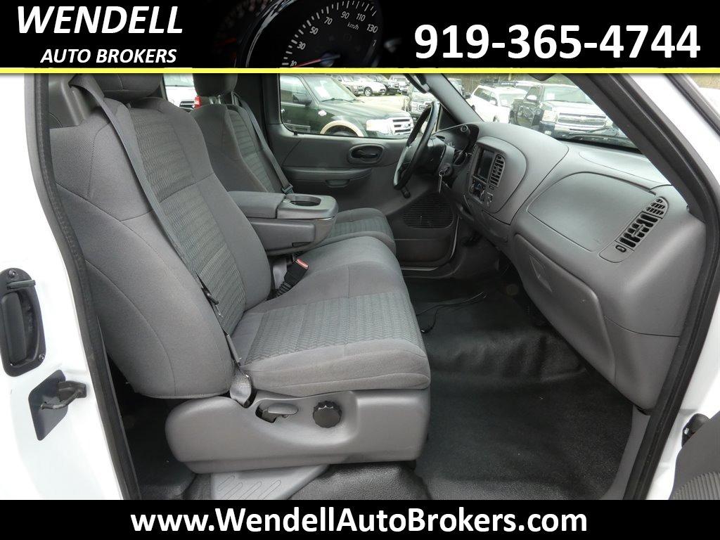2003 Ford F-150 XL photo