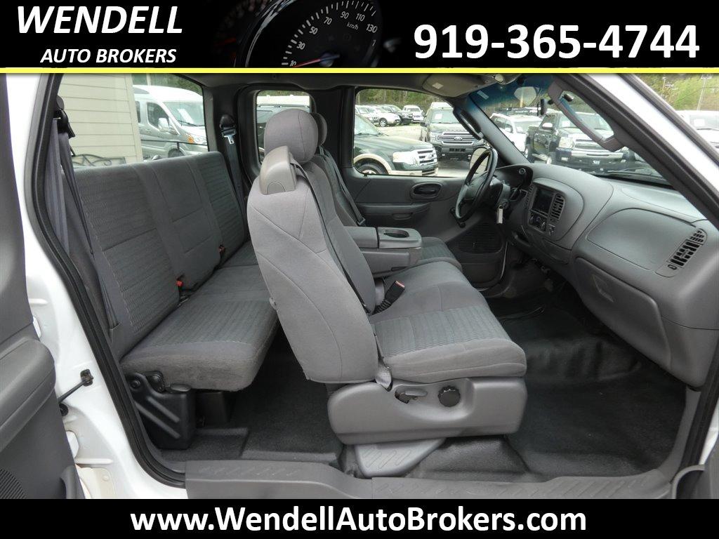 2003 Ford F-150 XL photo