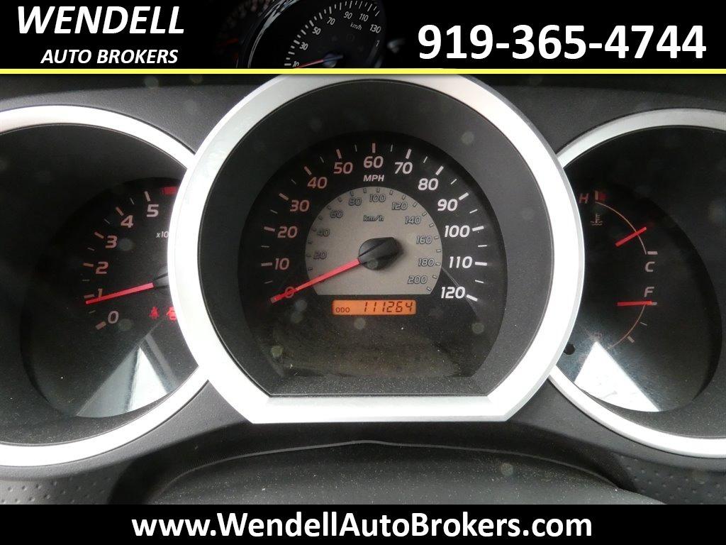2005 Toyota Tacoma PreRunner V6 photo
