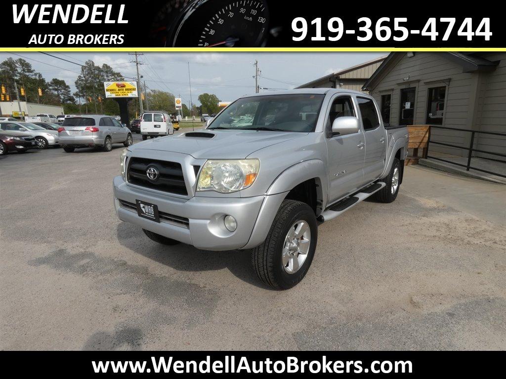 2005 Toyota Tacoma PreRunner V6 photo