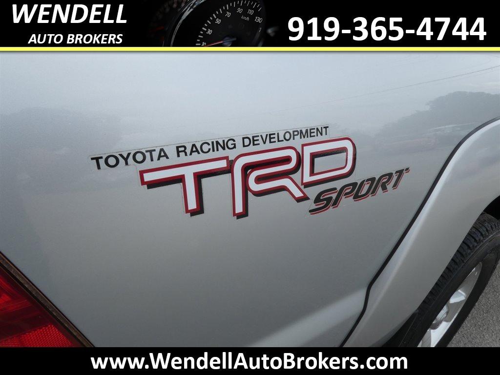 2005 Toyota Tacoma PreRunner V6 photo