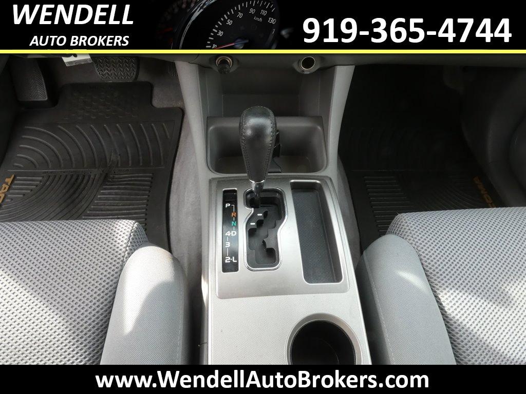 2005 Toyota Tacoma PreRunner V6 photo