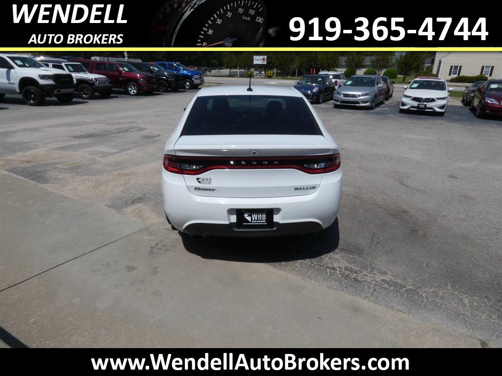 2016 Dodge Dart SXT photo