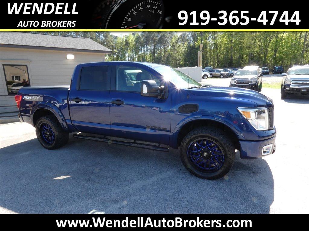 2017 Nissan Titan PRO-4x photo