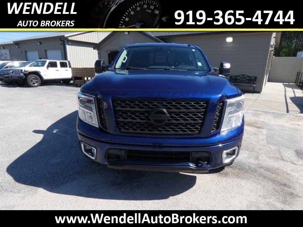 2017 Nissan Titan PRO-4x photo
