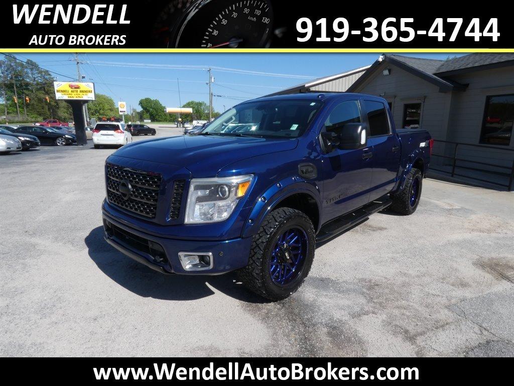 2017 Nissan Titan PRO-4x photo
