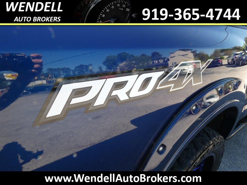 2017 Nissan Titan PRO-4x photo