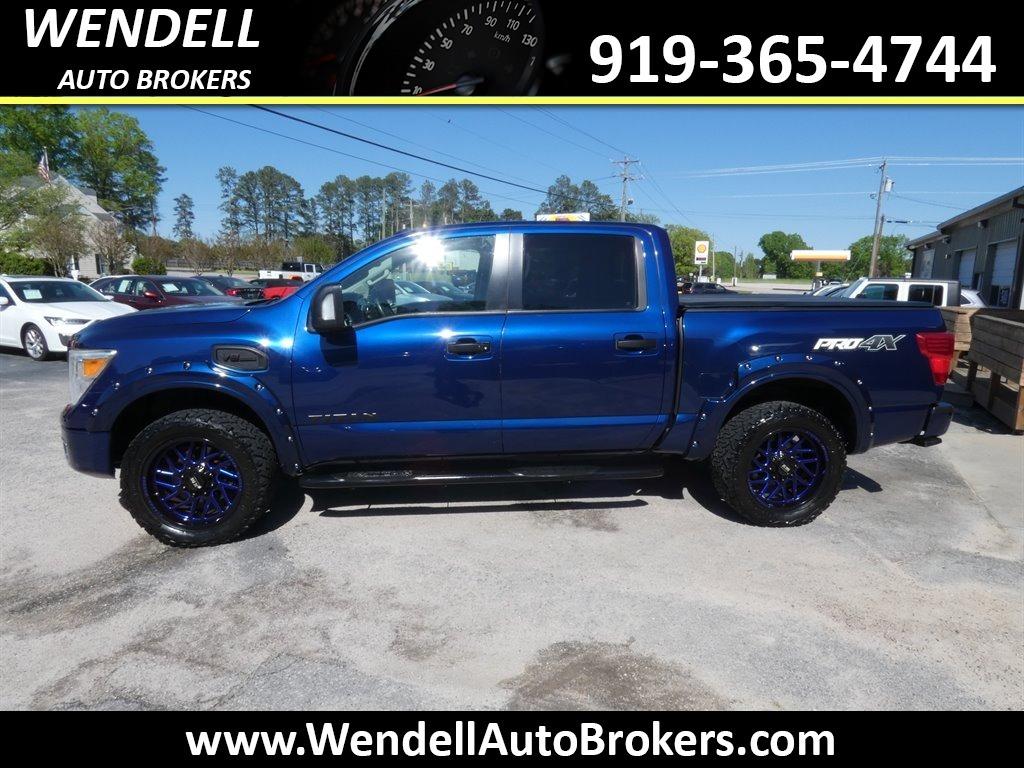 2017 Nissan Titan PRO-4x photo