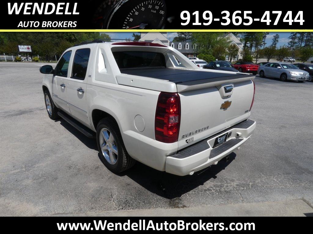 2012 Chevrolet Avalanche LTZ photo
