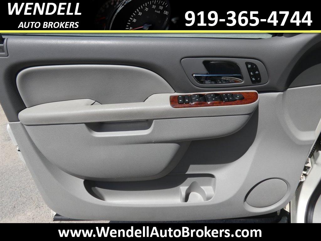 2012 Chevrolet Avalanche LTZ photo