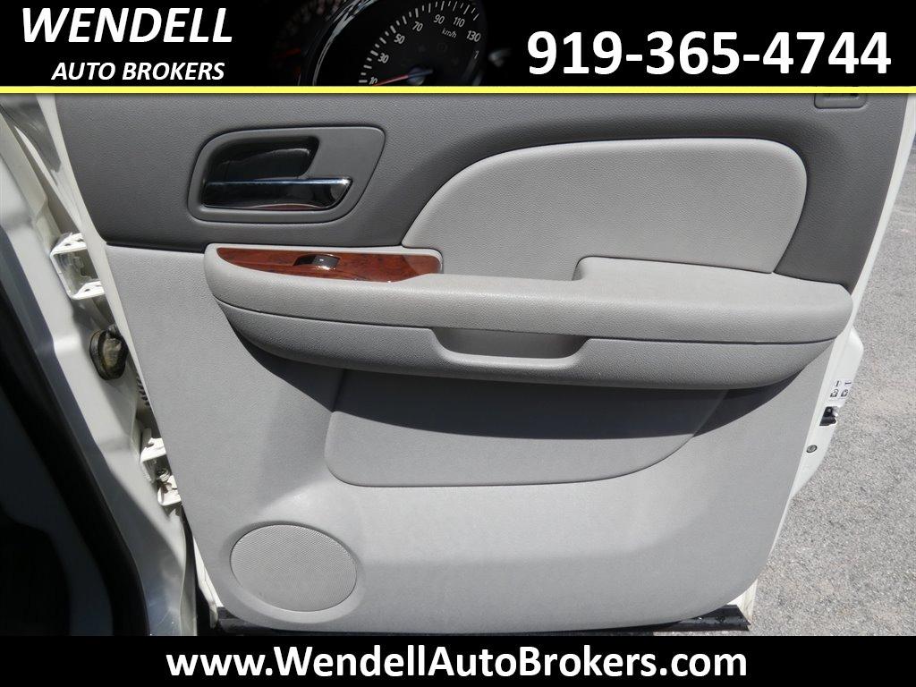 2012 Chevrolet Avalanche LTZ photo