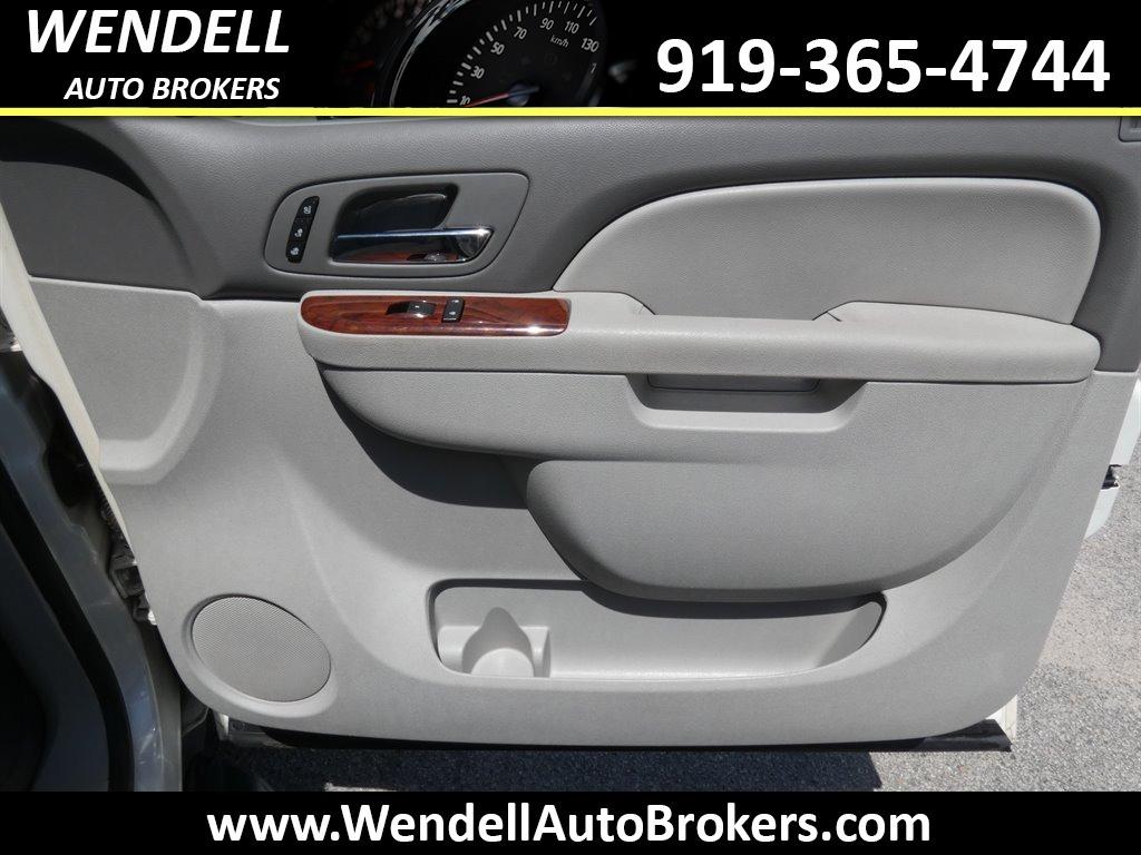 2012 Chevrolet Avalanche LTZ photo