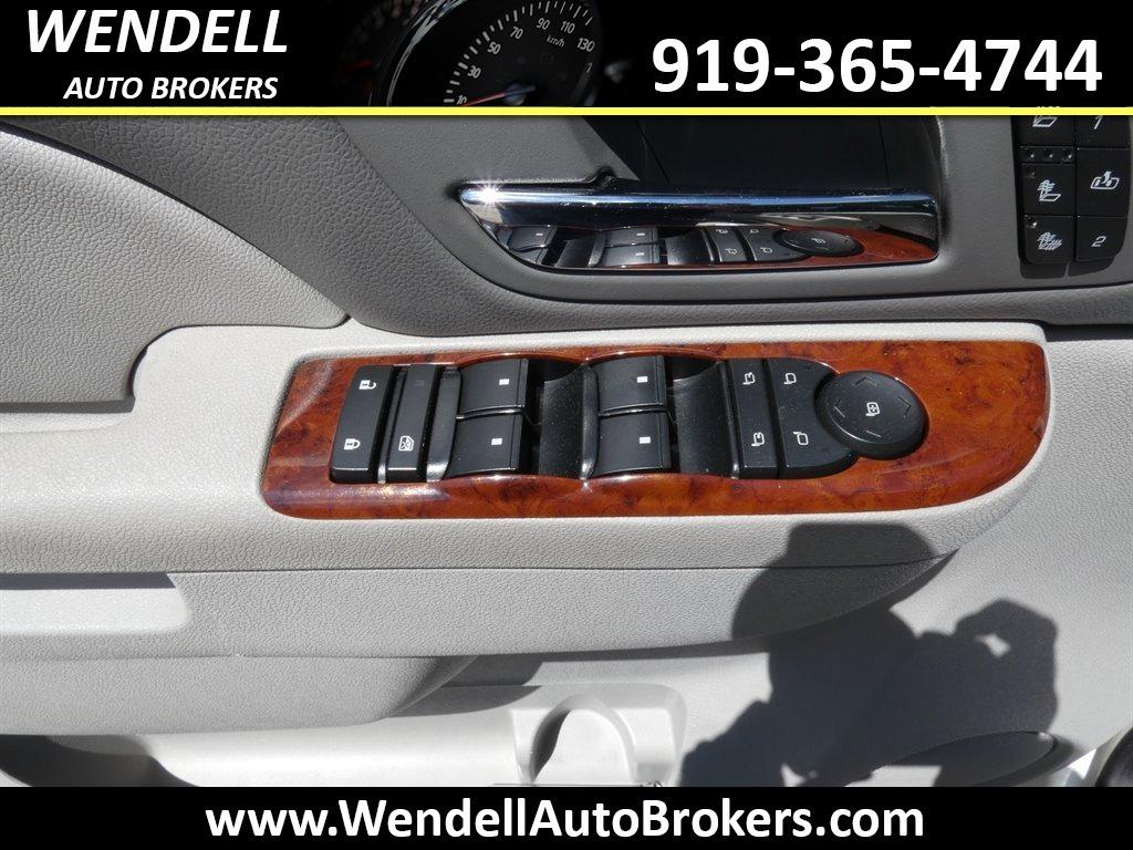 2012 Chevrolet Avalanche LTZ photo