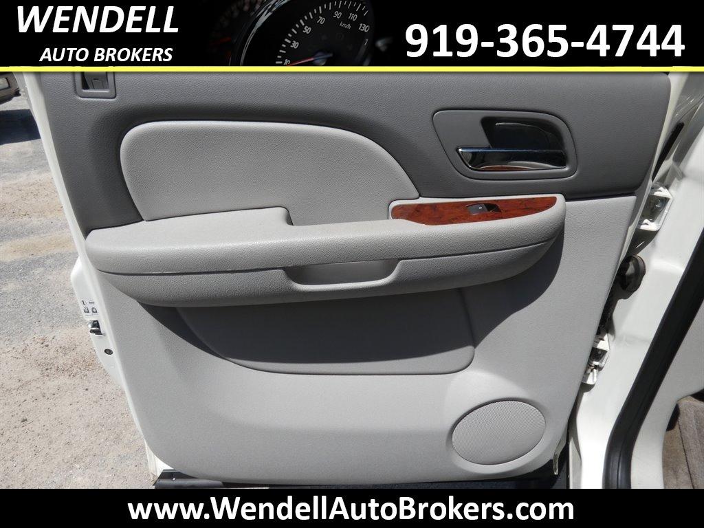 2012 Chevrolet Avalanche LTZ photo
