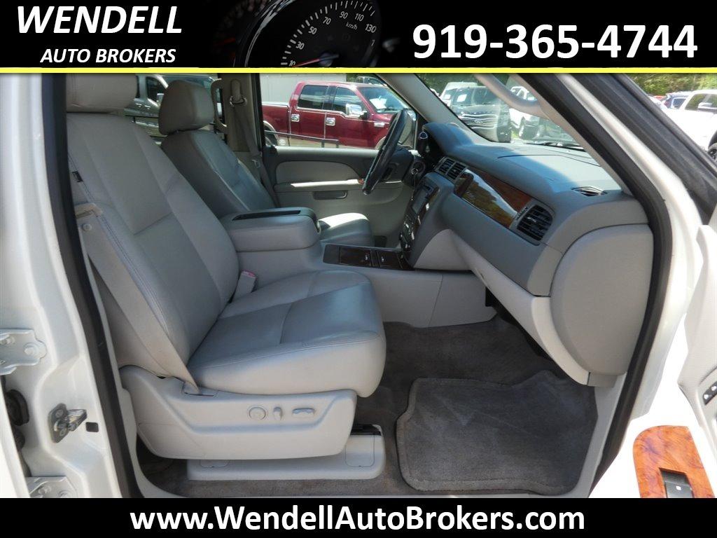 2012 Chevrolet Avalanche LTZ photo