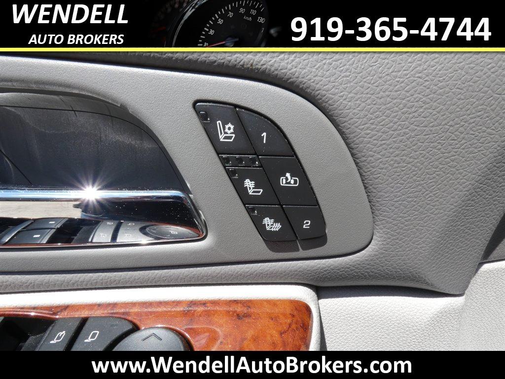 2012 Chevrolet Avalanche LTZ photo