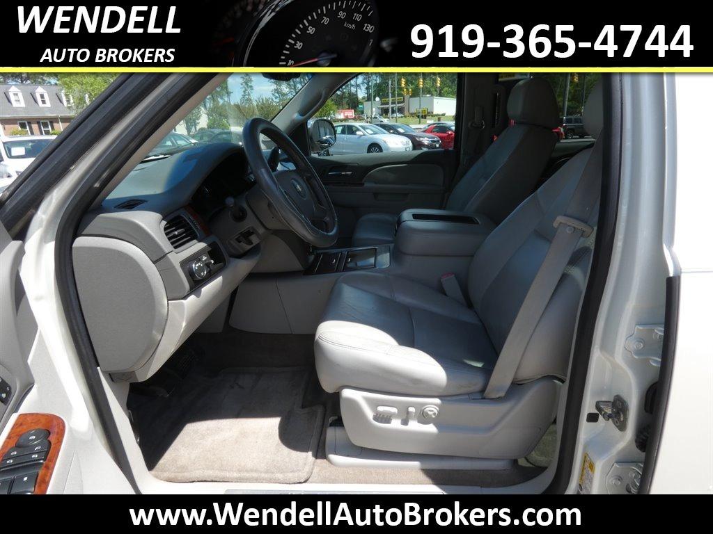 2012 Chevrolet Avalanche LTZ photo