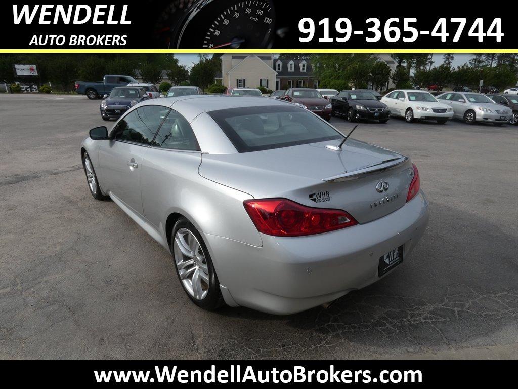 2010 Infiniti Legend photo