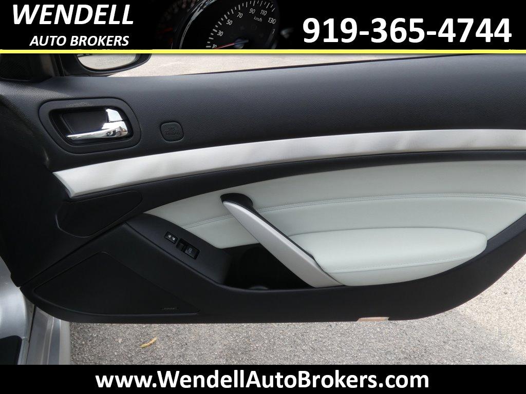 2010 Infiniti Legend photo