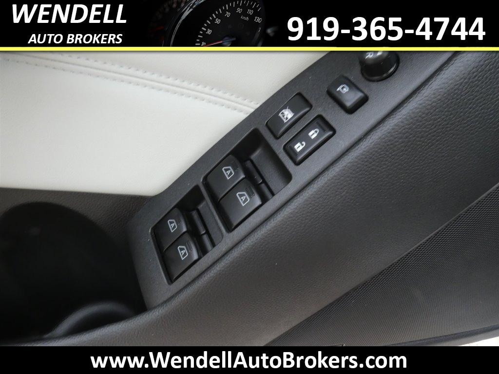 2010 Infiniti Legend photo