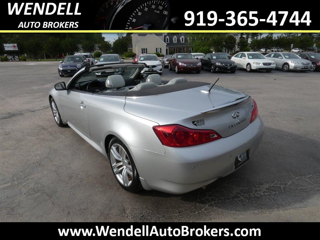 2010 Infiniti Legend photo