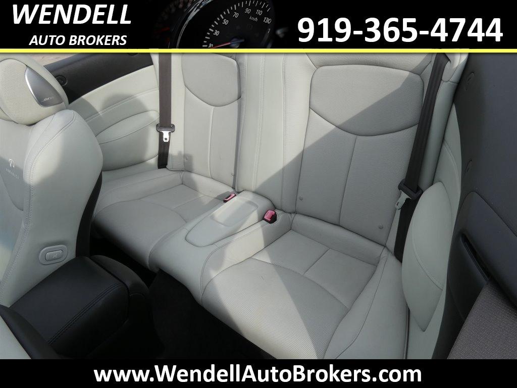 2010 Infiniti Legend photo