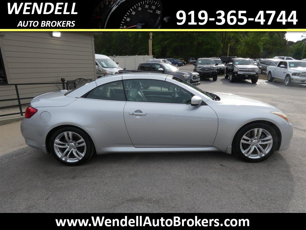 2010 Infiniti Legend photo
