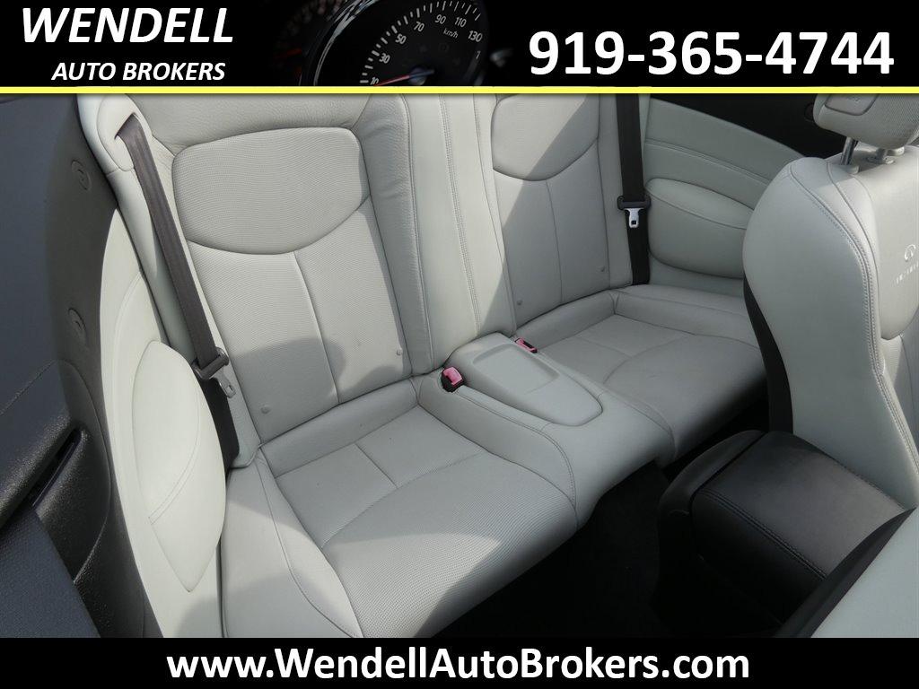 2010 Infiniti Legend photo