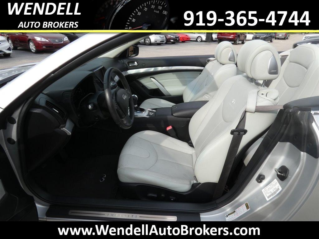 2010 Infiniti Legend photo