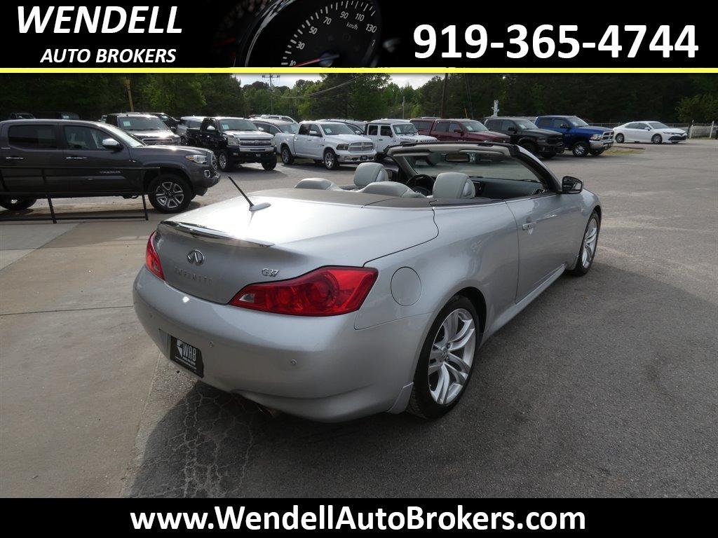 2010 Infiniti Legend photo