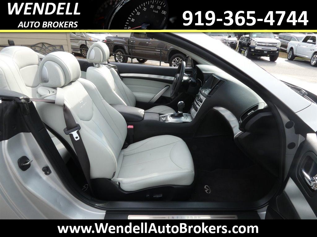 2010 Infiniti Legend photo