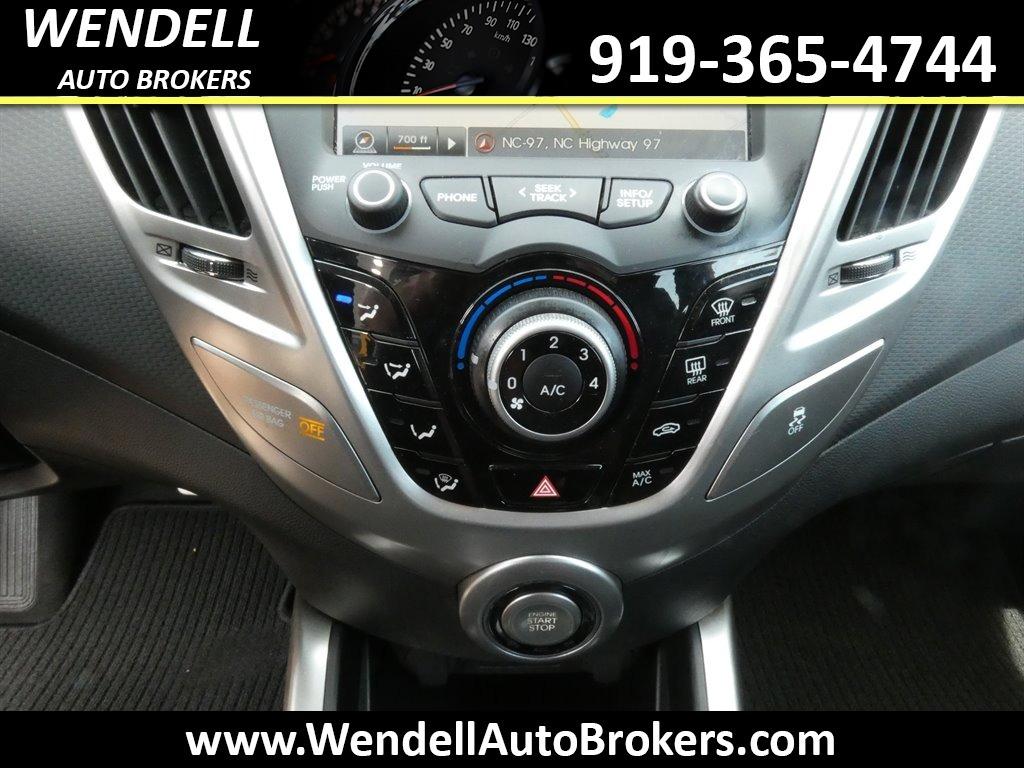 2013 Hyundai Veloster photo
