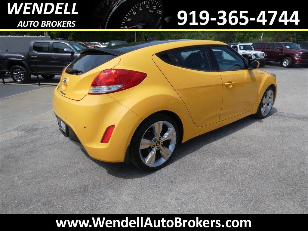 2013 Hyundai Veloster photo