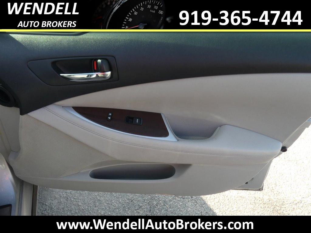2011 Lexus ES - $9,885