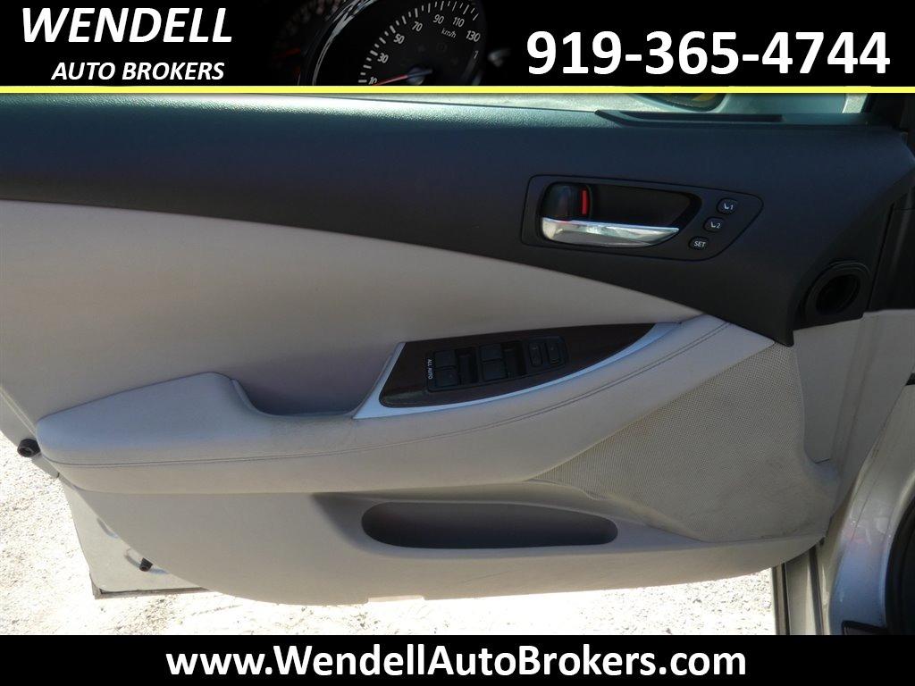 2011 Lexus ES - $9,885
