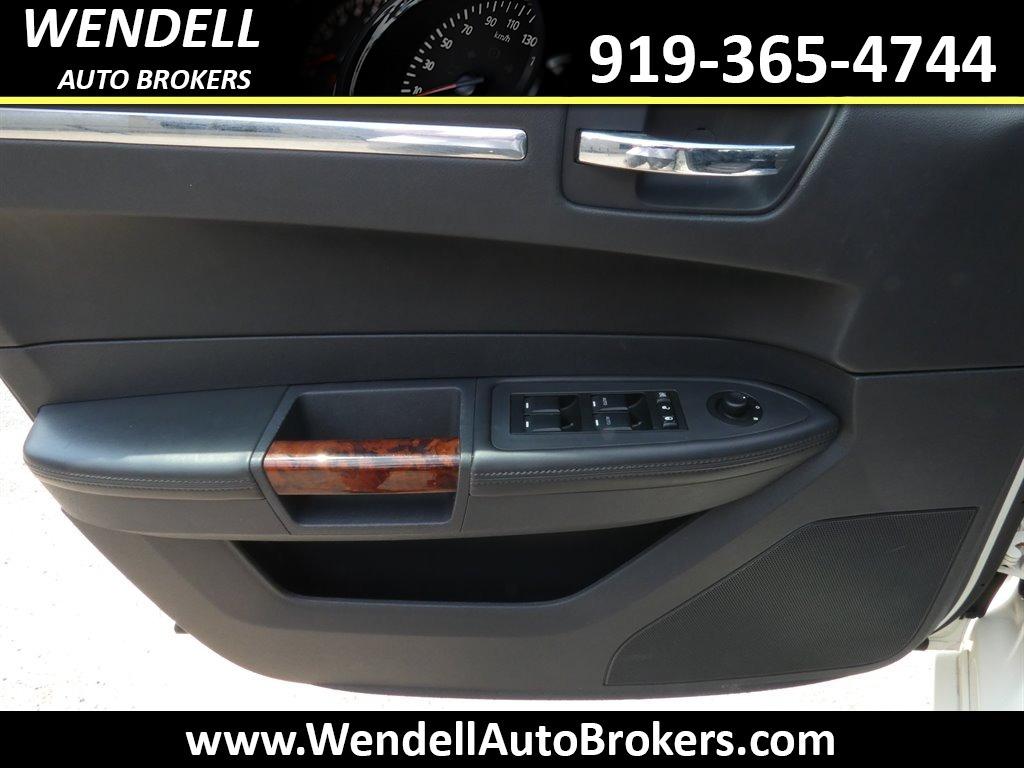 2008 Chrysler 300 - $7,995
