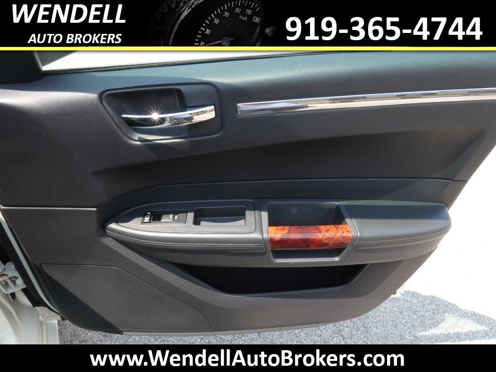 2008 Chrysler 300 - $7,995
