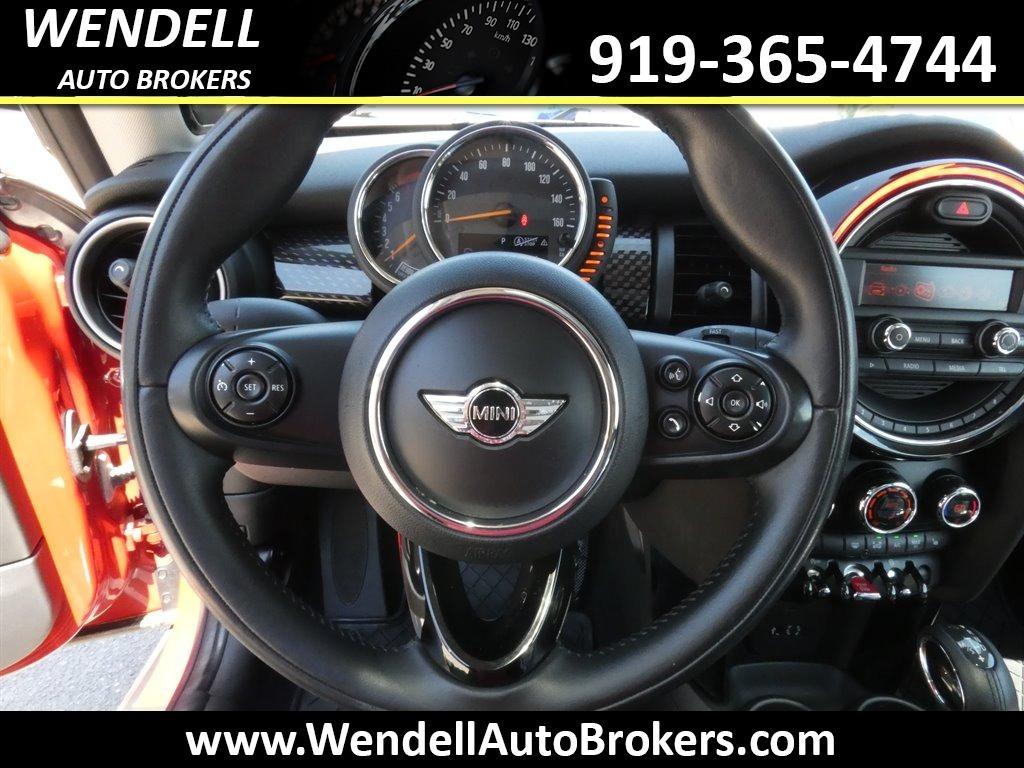 2019 Mini Clubman Base S ALL4 photo 19
