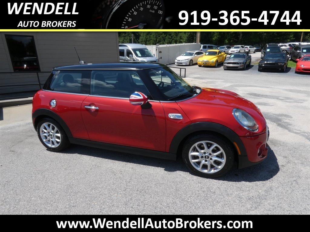 2019 Mini Clubman Base S ALL4 photo 6