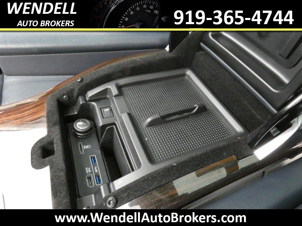 2017 Land Rover Range Rover - $19,985
