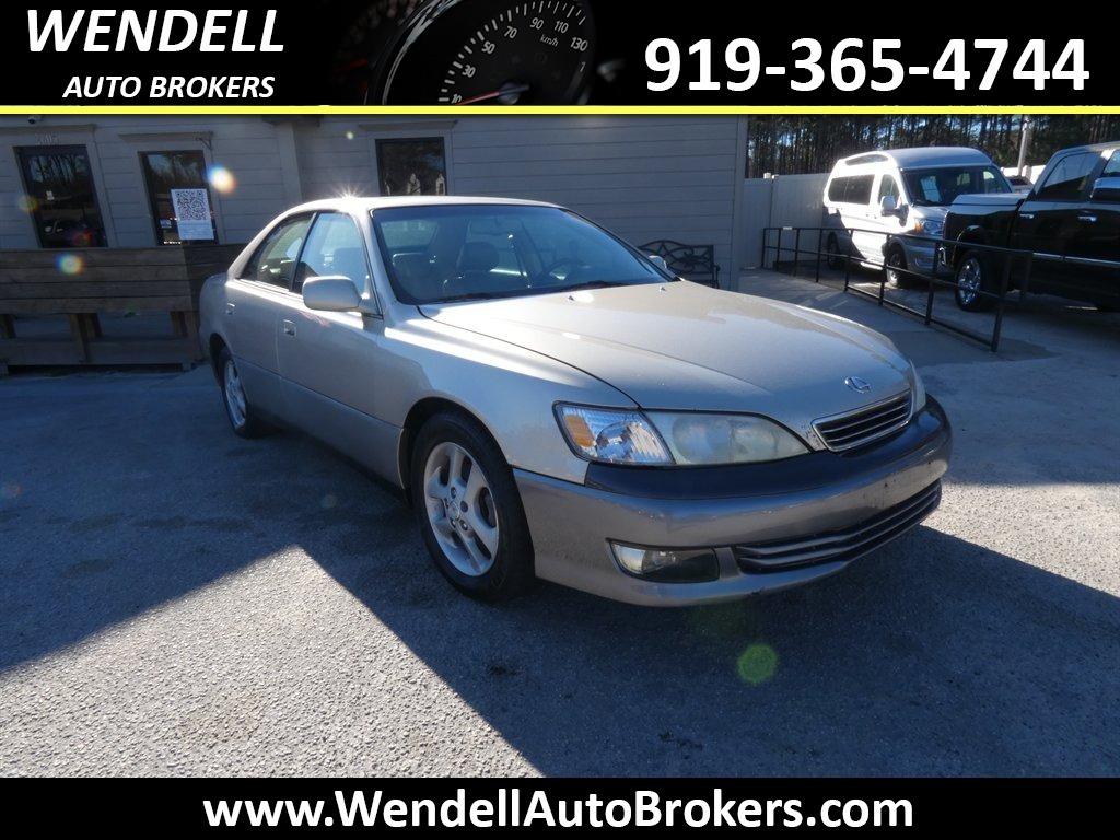 2001 Lexus ES - $3,995