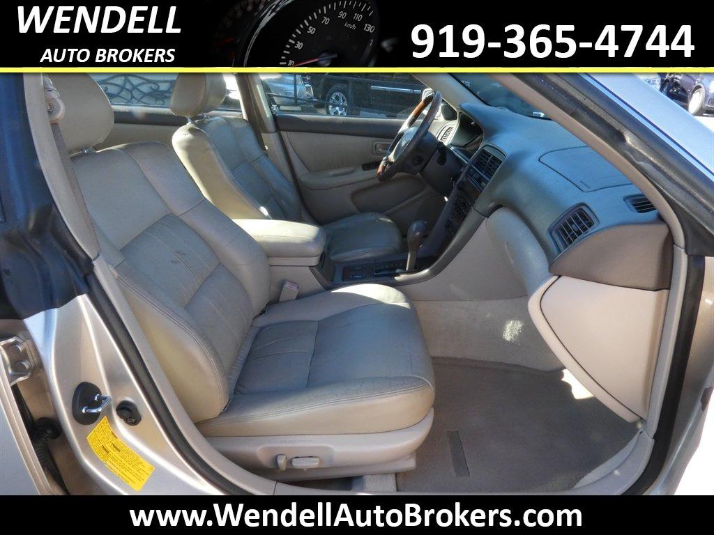 2001 Lexus ES - $3,995