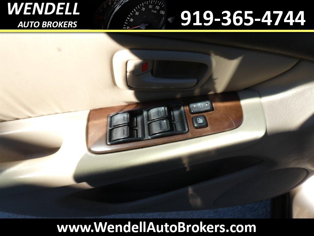2001 Lexus ES - $3,995