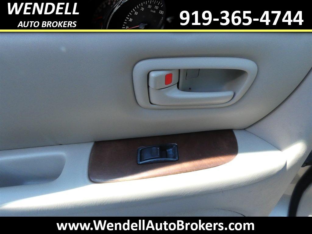 2001 Lexus ES - $3,995
