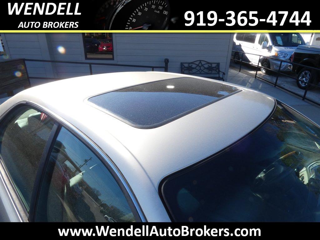 2001 Lexus ES - $3,995