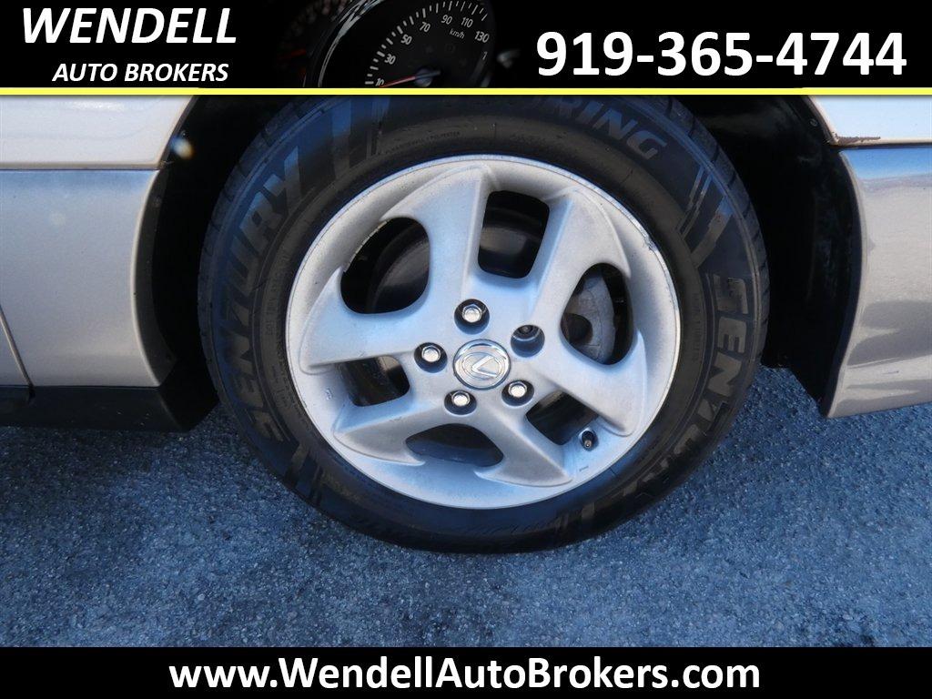 2001 Lexus ES - $3,995