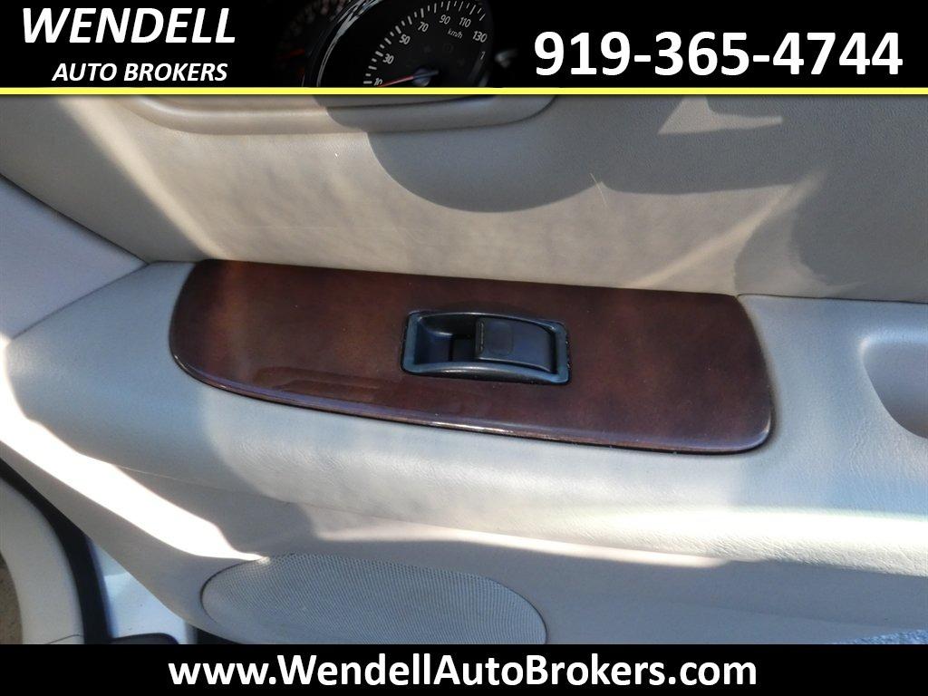 2001 Lexus ES - $3,995