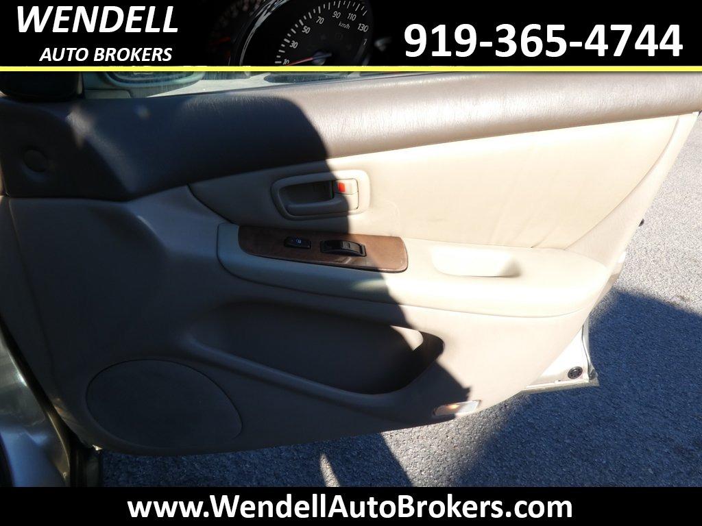 2001 Lexus ES - $3,995