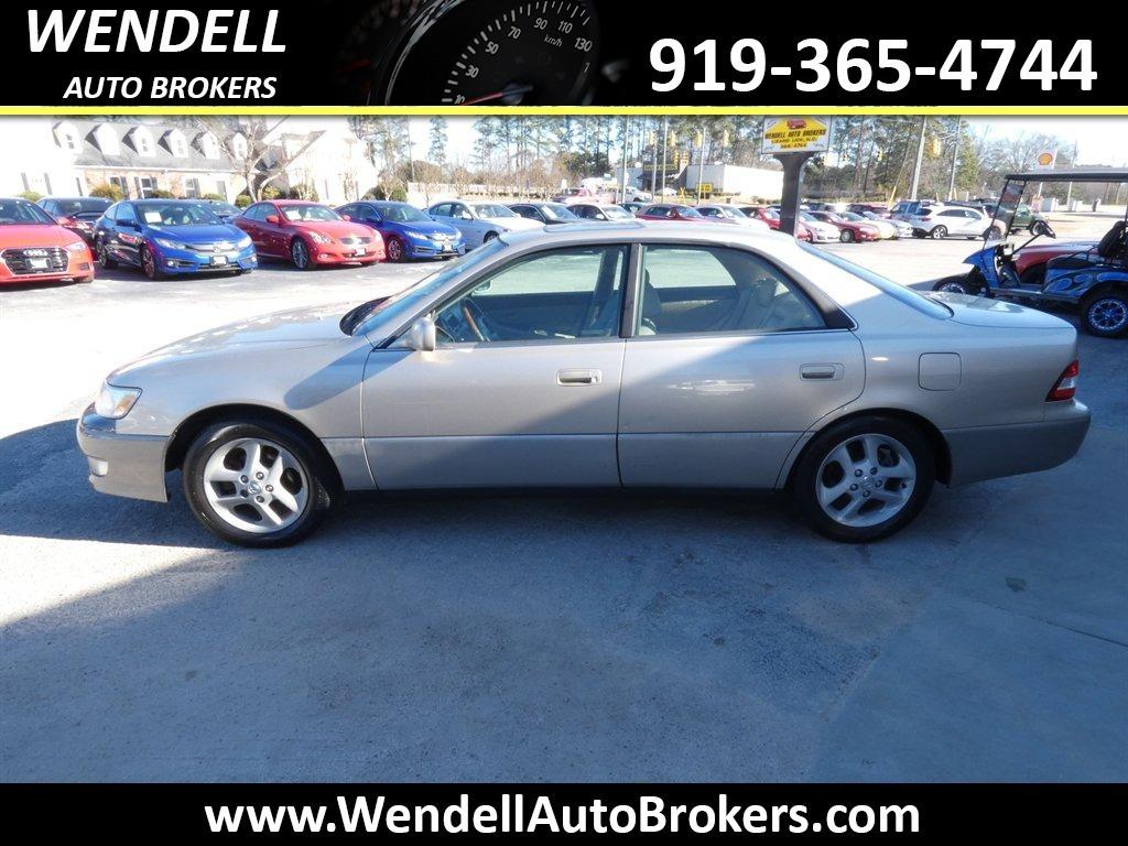 2001 Lexus ES - $3,995