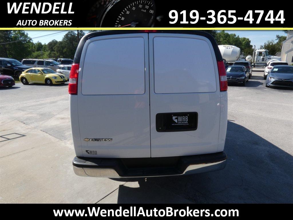 View vehicle photo 7
